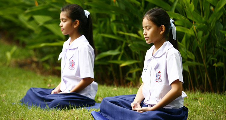 Beneficios del intercambio entre una escuela y un centro de meditación - Escuela asiática