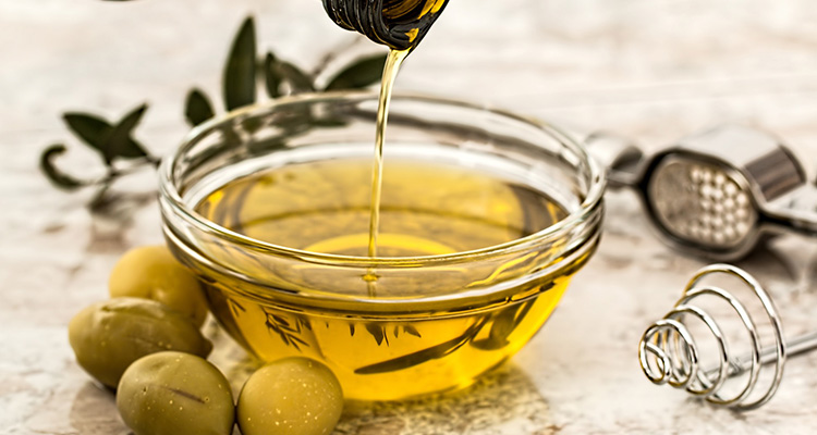 Exchanges as an opportunity for associations and civic centres - Cooking with olive oil