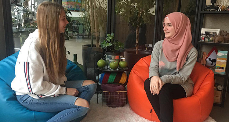 Interview with Reem and Inés, participants in a cultural exchange