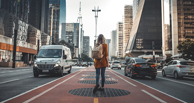 Sabías que el intercambio cultural estimula la creatividad - Calle