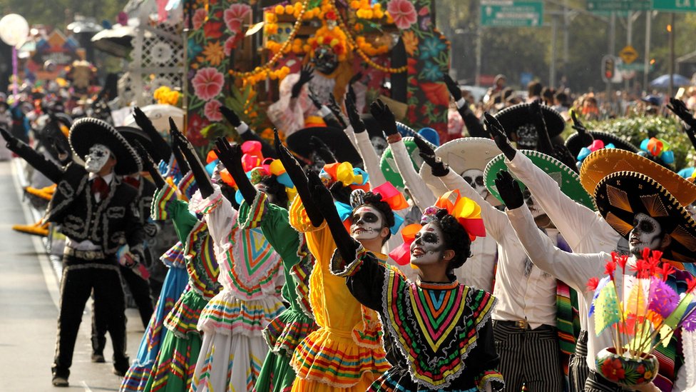 tradiciones de Halloween en Mexico, día de los muertos