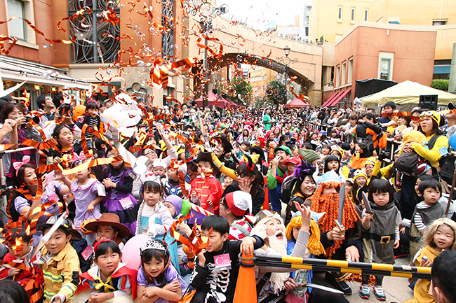 tradiciones de Halloween en Kawasaki: desfile de disfraces