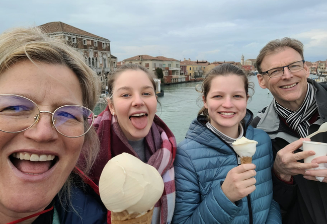 Spanish/British family living near Frankfurt am Main for the past 15 years. €10