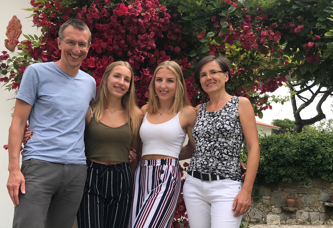 Student exchange German - Spanish living in host families €10